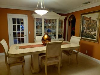 Modernage Italian Dinong Room Set