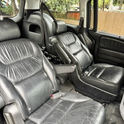 2005-10 Honda Odyssey Leather Seats 