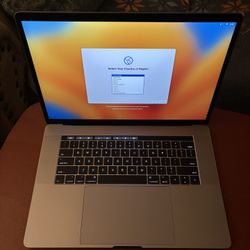 2017 APPLE MACBOOK PRO 15 INCHES 2.8GHz 16GB Intel i7 6Core 512GB 147 Count 