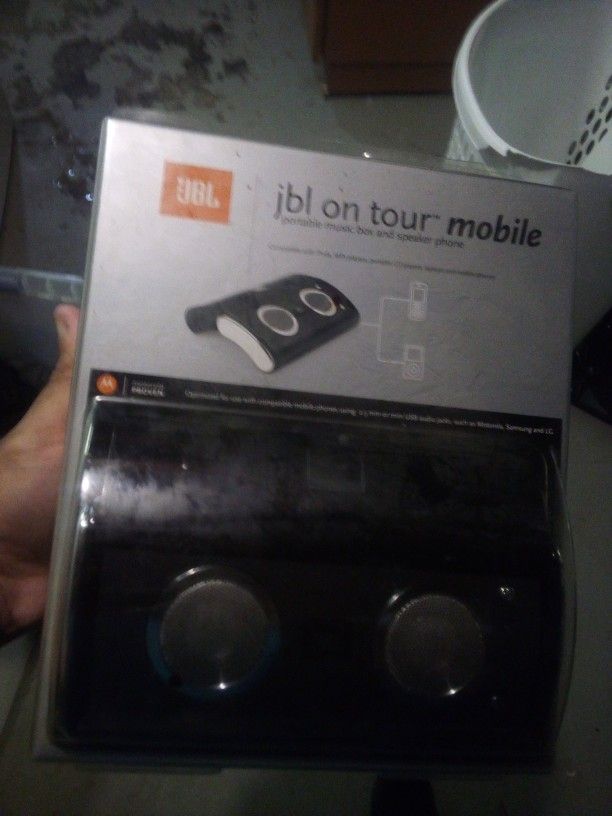 JBL On Tour Mobile Music Box And Speaker