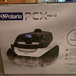 Polaris Pool Cleaning Vacuum Robot