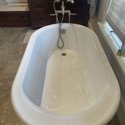 Kohler Free Standing Tub 