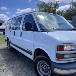 2002 GMC Savanna SLE