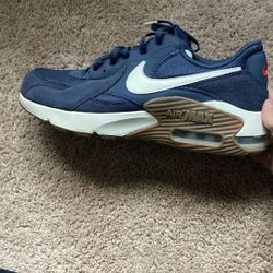 Air maxes 