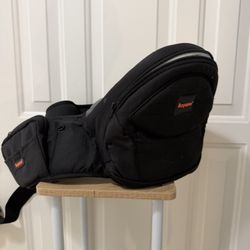 Hip seat baby carrier