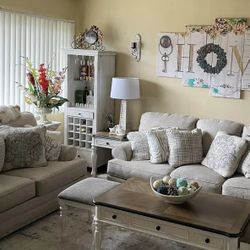 Great Condition Living Room Set $275 OBO