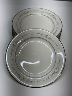 Noritake Heather Ivory China Salad Plates 8.25” Set of 8 w Storage Case Japan 7548