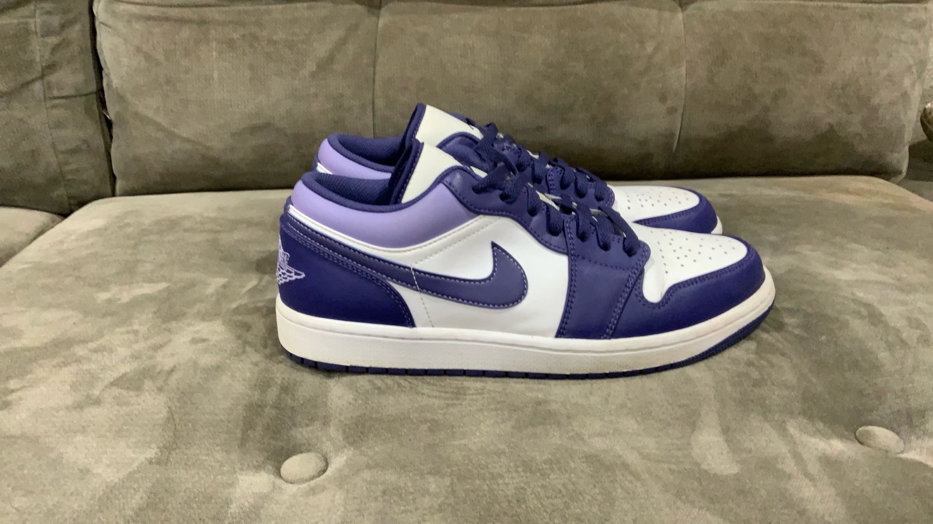 Air Jordan 1 Low (Purple - Size 9 in Men’s)
