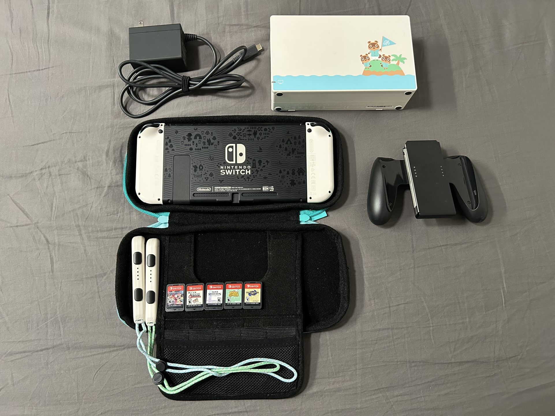 Nintendo Switch Animal Crossing Edition + Games