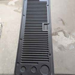 GMC truck Sierra or Chevy

Silverado OEM tailgate protector