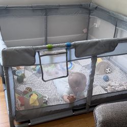 Baby/Toddler Playpen With Mat
