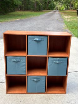 Super Nice 9 Cube Shelf / Organizer w/ 4 Baskets