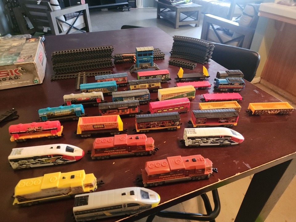 2012 Jakks Pacific Power City Trains Huge Lot Locomotive Toy With Tracks