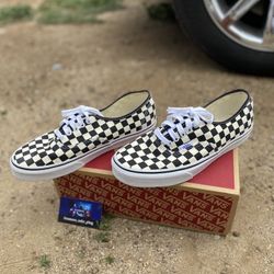 Checkered Vans♠️