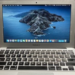 Macbook Air 11”, Mid 2012, i7 2Ghz, 8gb, 500 GB SSD