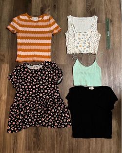 Bundle 5 tops for $6