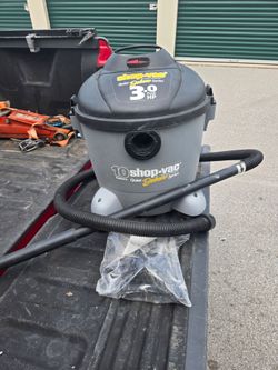 Nice 10 Gallon 3 HP Wet/ Dry Vacuum. "CHECK OUT MY PAGE FOR MORE DEALS "