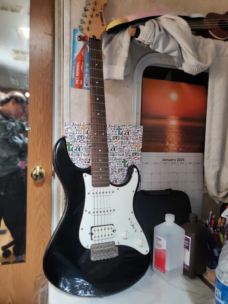 Yamaha Eg 112 ELECTRIC GUITAR