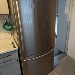 Hisense Refrigerator Like New