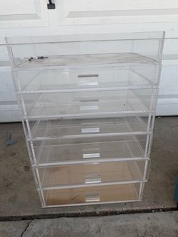 Vanity container