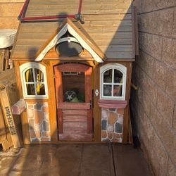 Free Playhouse 
