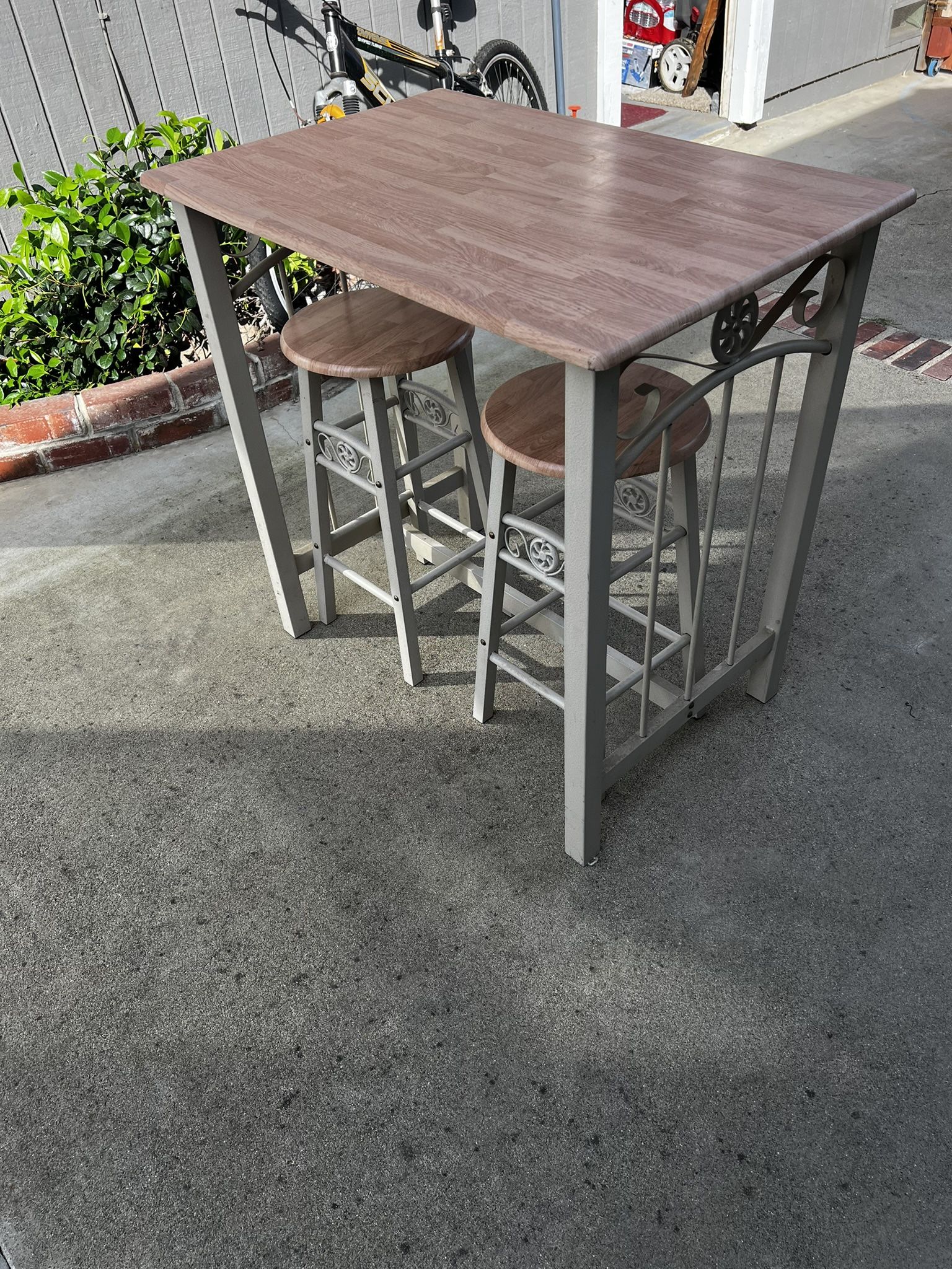 High Small, Dining Table