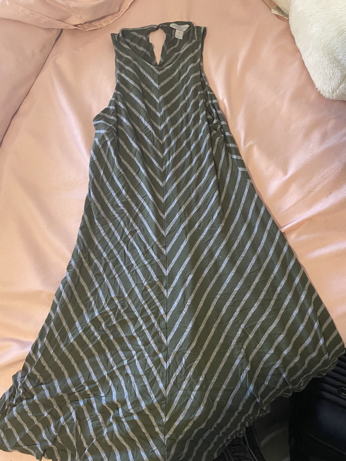 Small Sleeveless Green And Grey Below Knee Dress