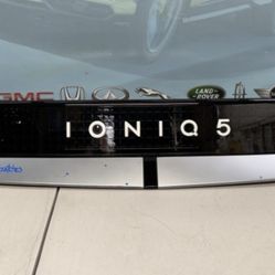 2022-2024 HYUNDAI IONIQ 5 REAR LAMP CENTER 