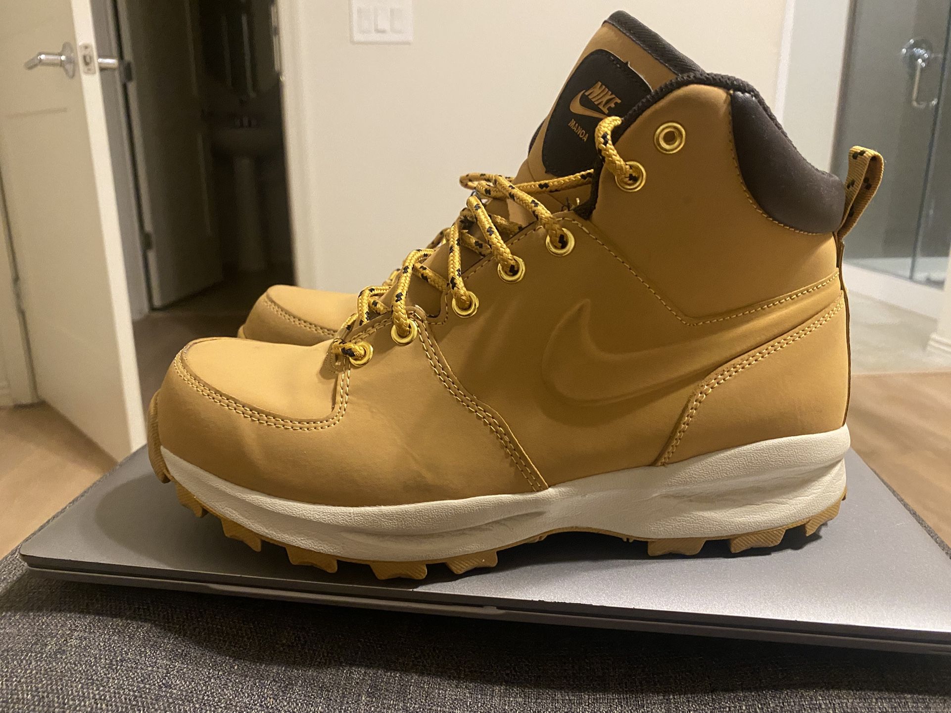 Nike Boots