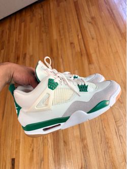 Jordan 4 SB Pine Green size 11.5