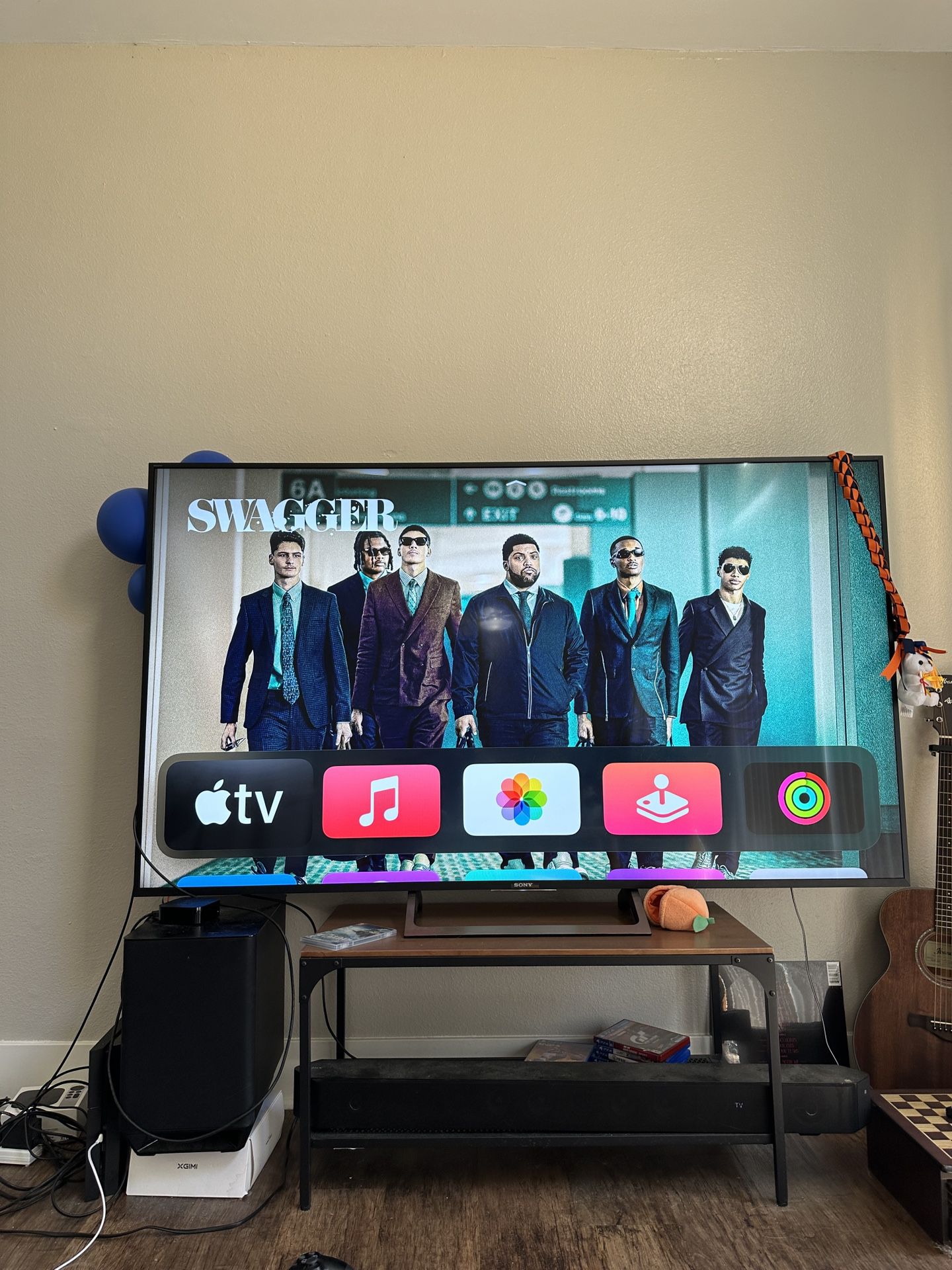 75” Sony TV + table+apple tv