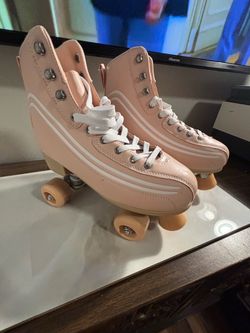 State Pink Retro Roller Skates – Women’s Size 9