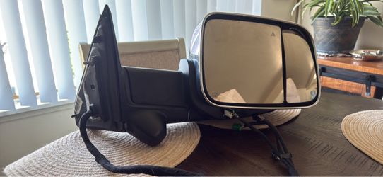 2019-2022 Ram 2500 left mirror oem