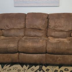 Reclining Sofa – Dual Recliners