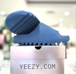 Yeezy slide blue size 14