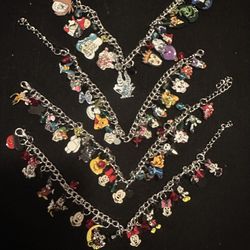 ❤️Women’s Disney Charm Bracelets L❤️