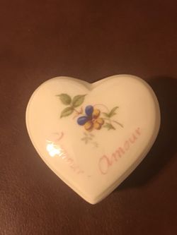 Limoges France Trinket Heart Box / 2” From Back to Front, 1” Tall. Says Decor Main On Bottom. Holds earrings, rings etc. just in time for Valentine’s