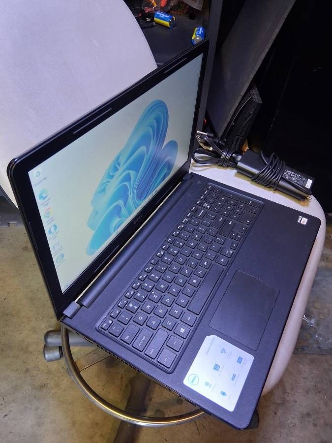 Dell Inspiron. 15.6" in. Laptop. Windows 11, 512 GB Storage, - $160