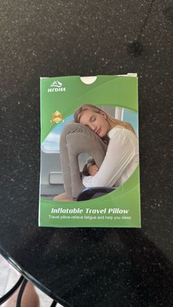 Inflatable travel pillow