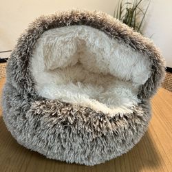 Fluffy dog bed or cat bed cave