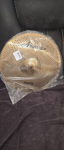 New factory sealed Arborea muted crash 16"