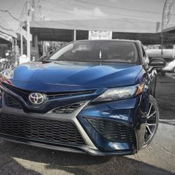 2021 Toyota Camry SE We Finance 