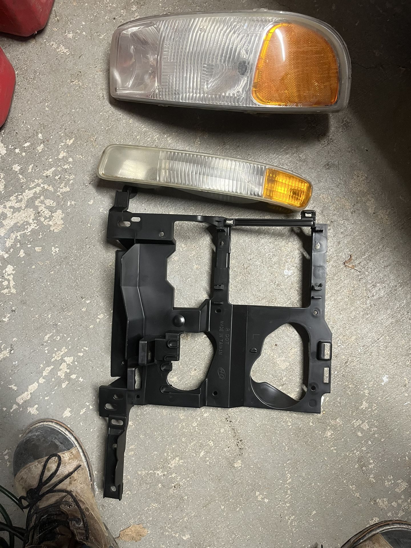 1(contact info removed) Headlight