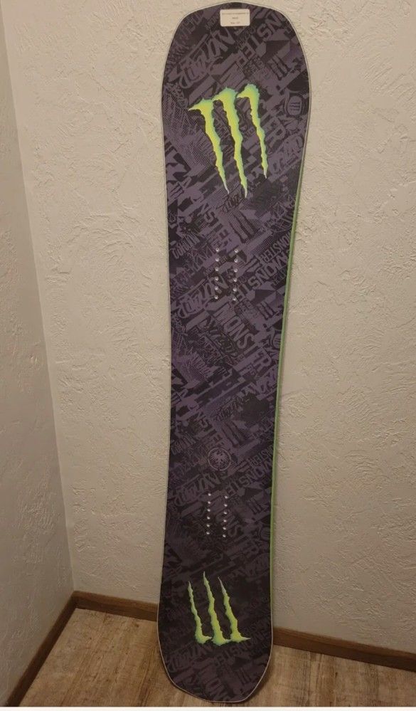 MONSTER ENERGY SNOWBOARD