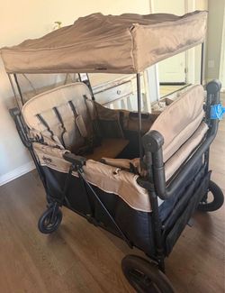 Jeep Wagon 4 seater