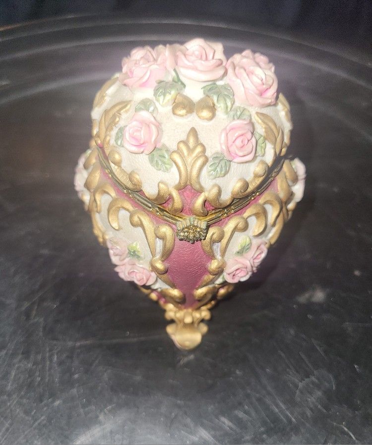 Vintage - Stunning Trinket/Jewelry Box - Floral Design - Heart Shaped Lid