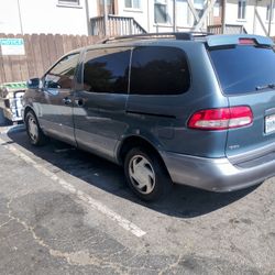2002 Toyota Sienna