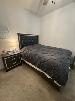LED Gray Queen Bedset