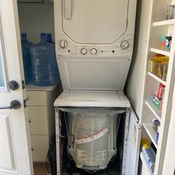 GE stackable washer and Gas Dryer