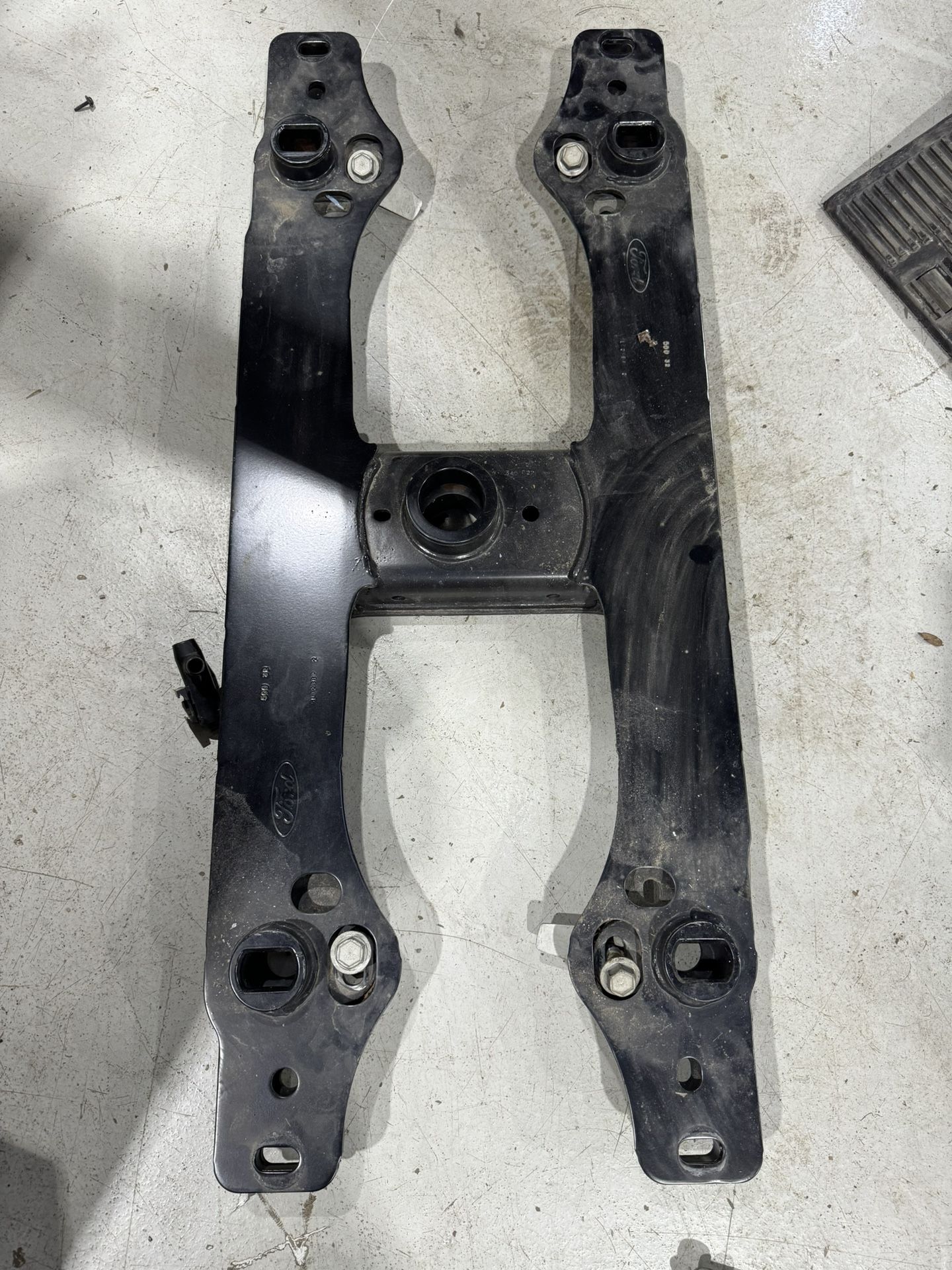 Hitch Prep Package, 5th Wheel V Gooseneck - Ford (LC3Z-5F057-A) 2017-2024
